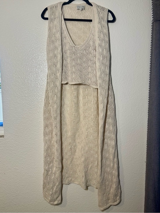 Freshman 1996 Tops - 2 piece Cream Open-Knit Long Vest with crop tank.